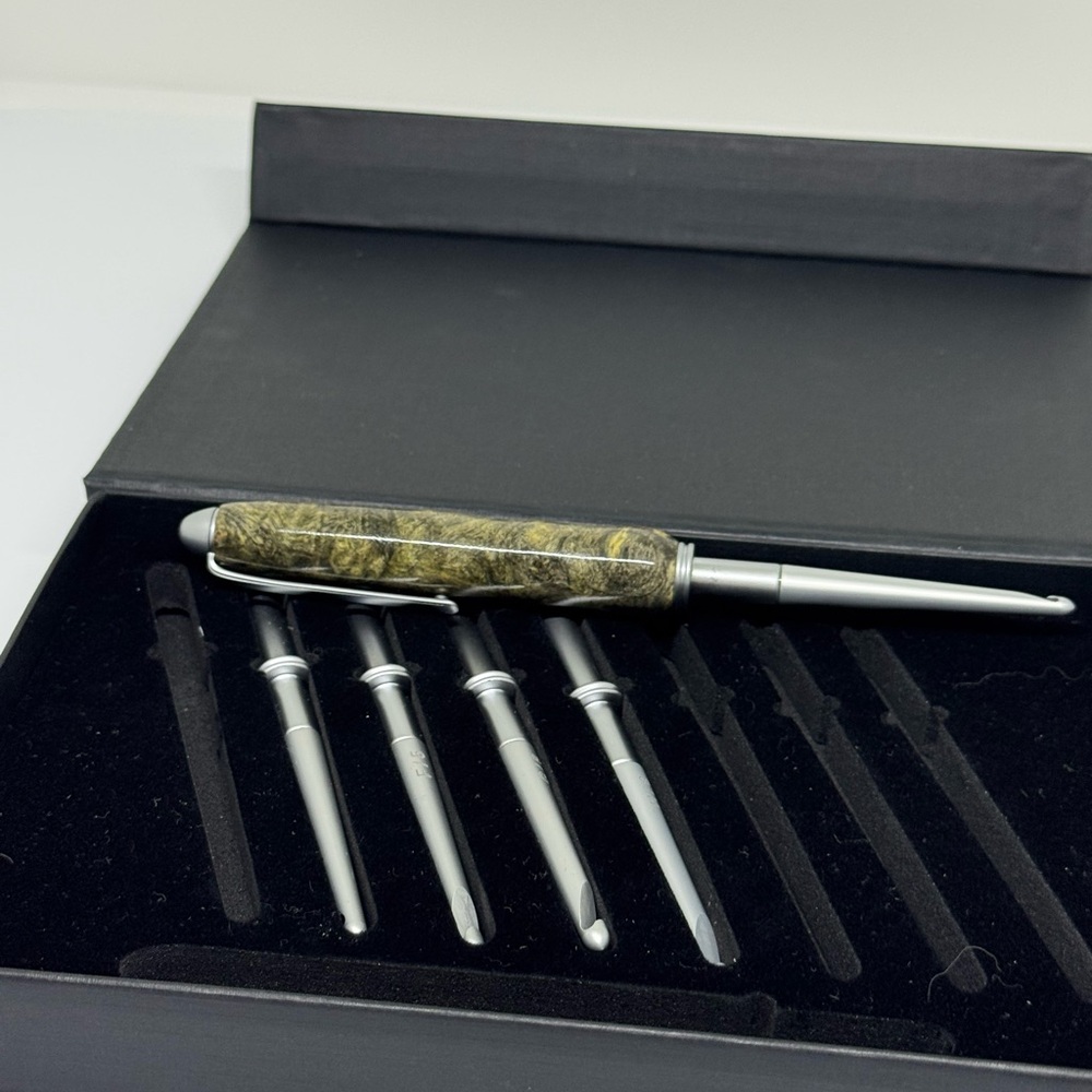 Crochet hook set - Picture 3 of 3